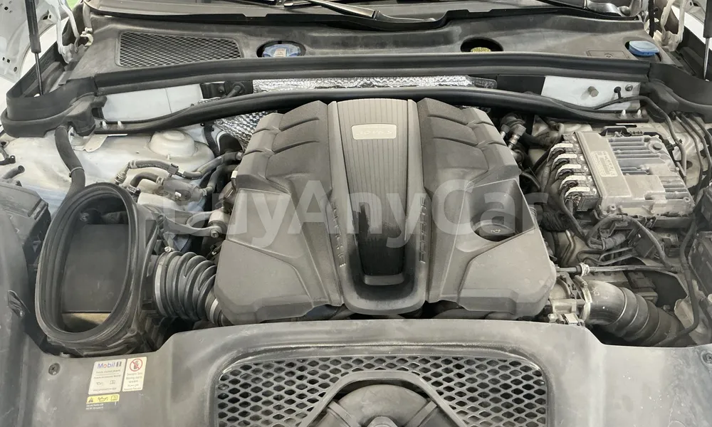 Vehicle photo 6