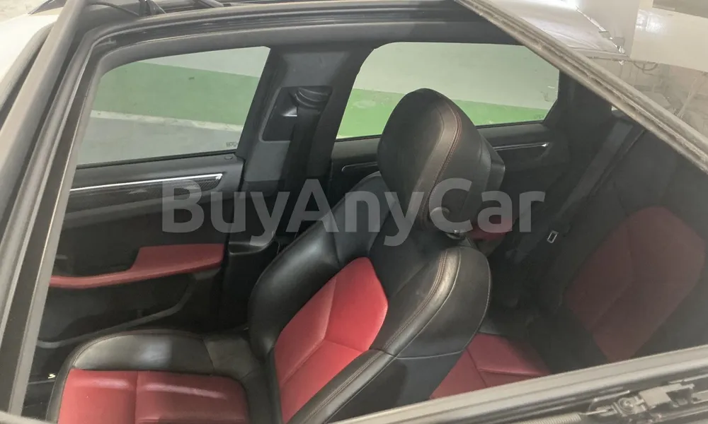 Vehicle photo 5