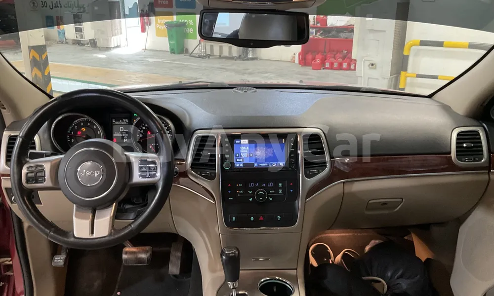Vehicle photo 8