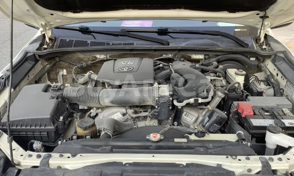 Vehicle photo 6