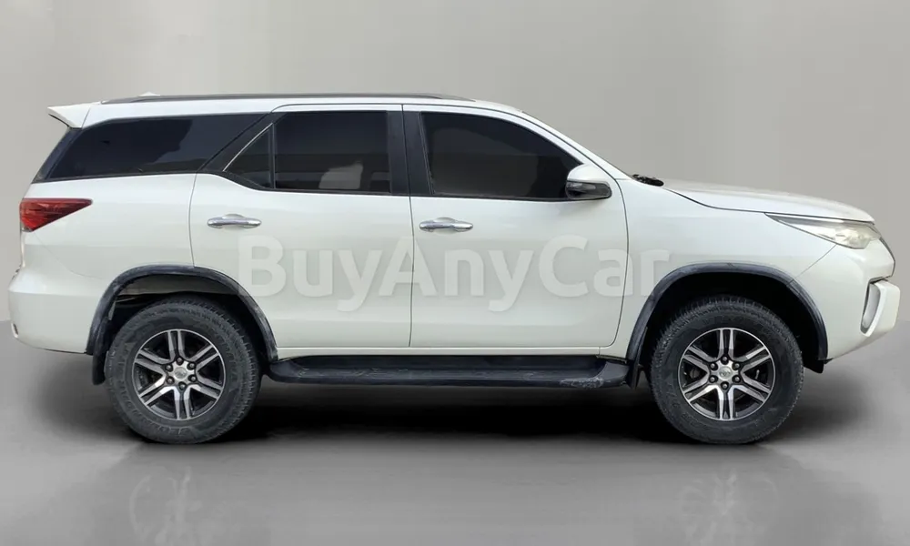 Vehicle photo 3