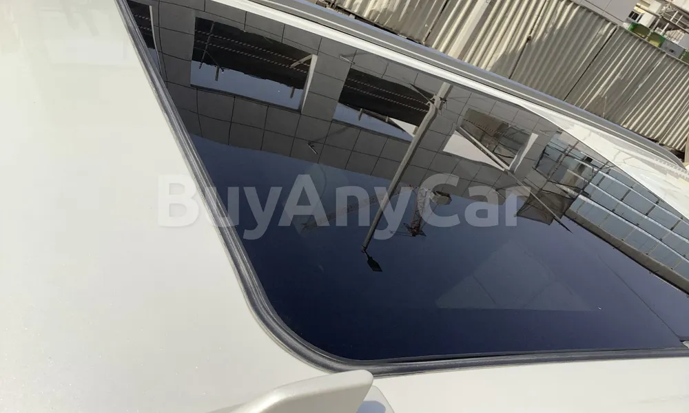 Vehicle photo 5