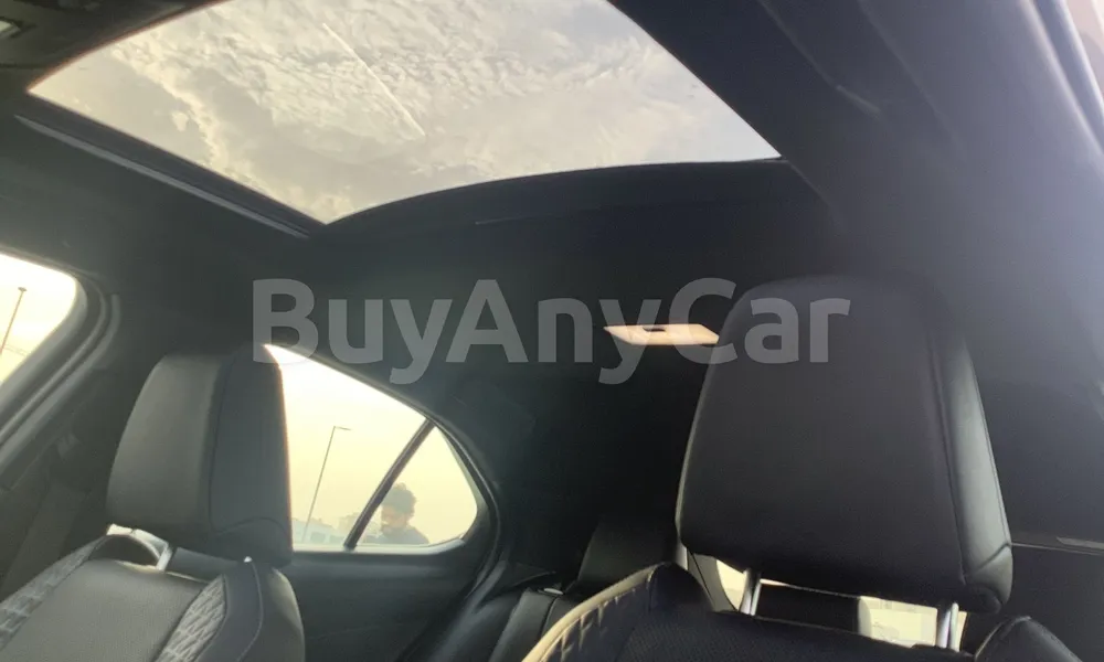 Vehicle photo 9
