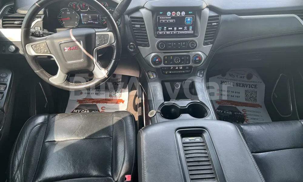 Vehicle photo 10