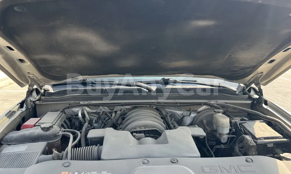 Vehicle photo 8