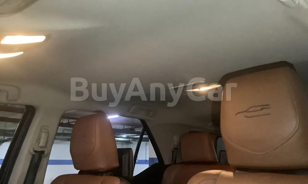 Vehicle photo 9