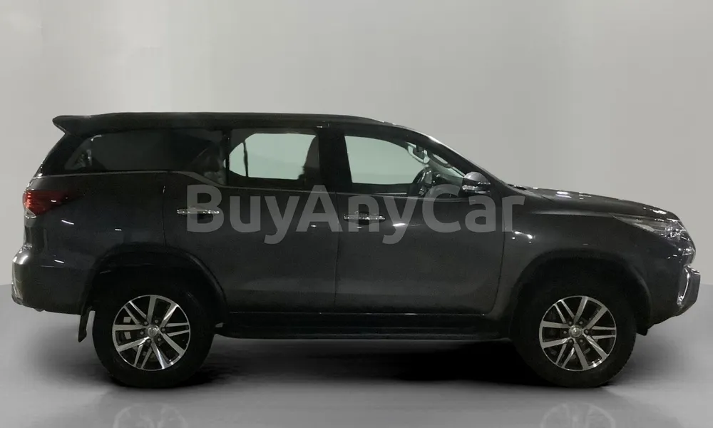 Vehicle photo 3