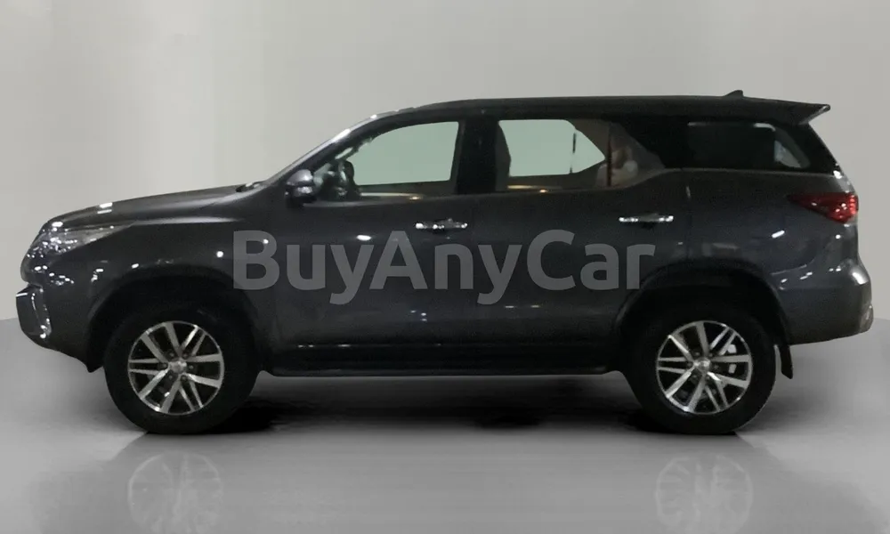 Vehicle photo 4
