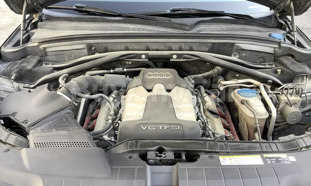 Vehicle photo 6