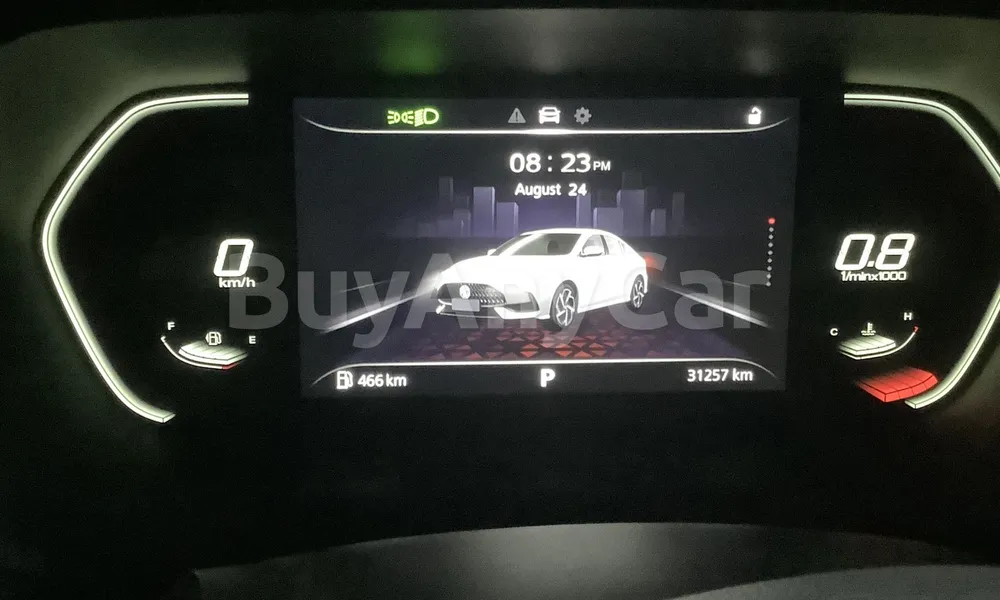 Vehicle photo 8