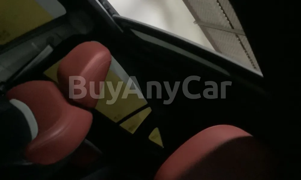 Vehicle photo 7