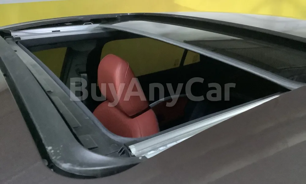 Vehicle photo 5