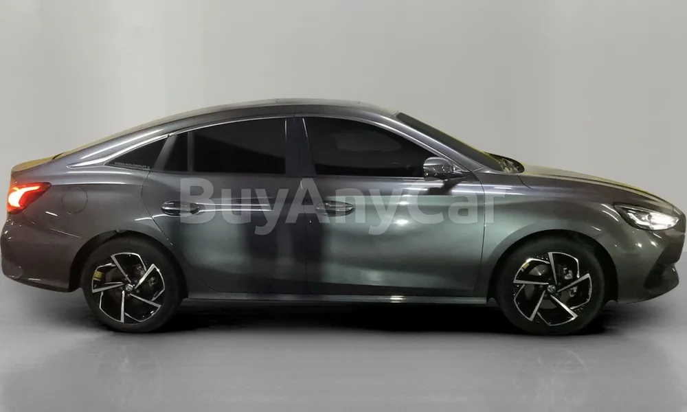 Vehicle photo 3