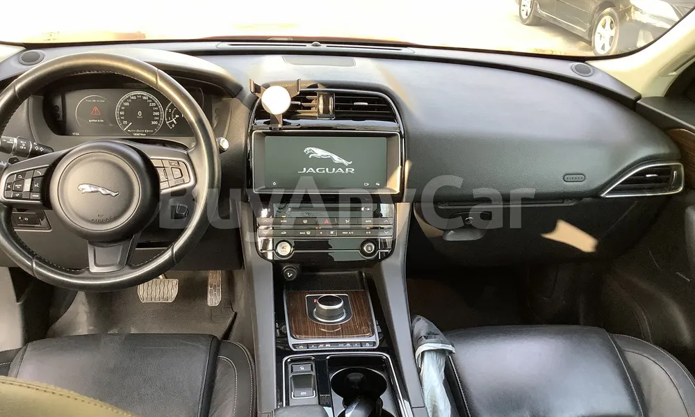 Vehicle photo 7