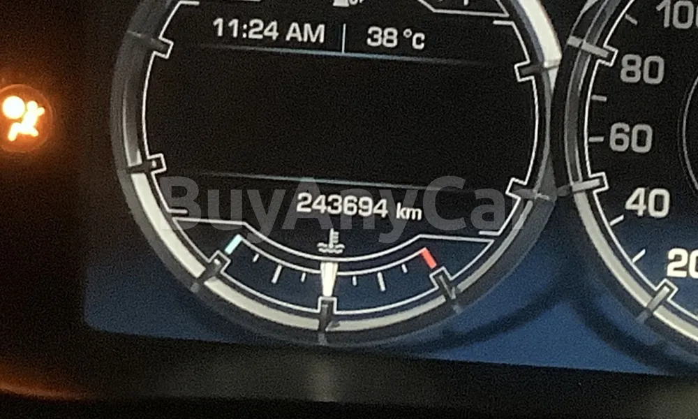 Vehicle photo 6