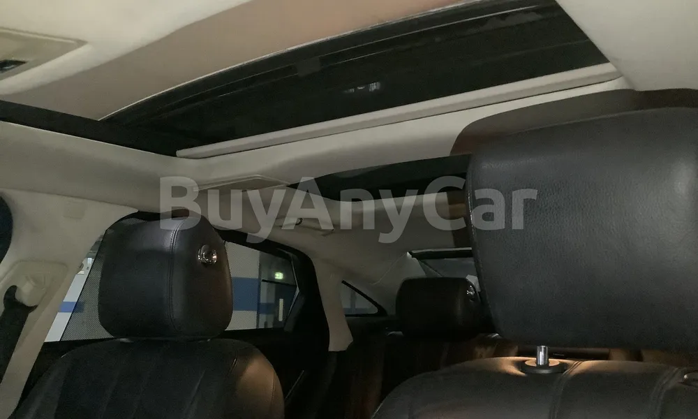 Vehicle photo 8