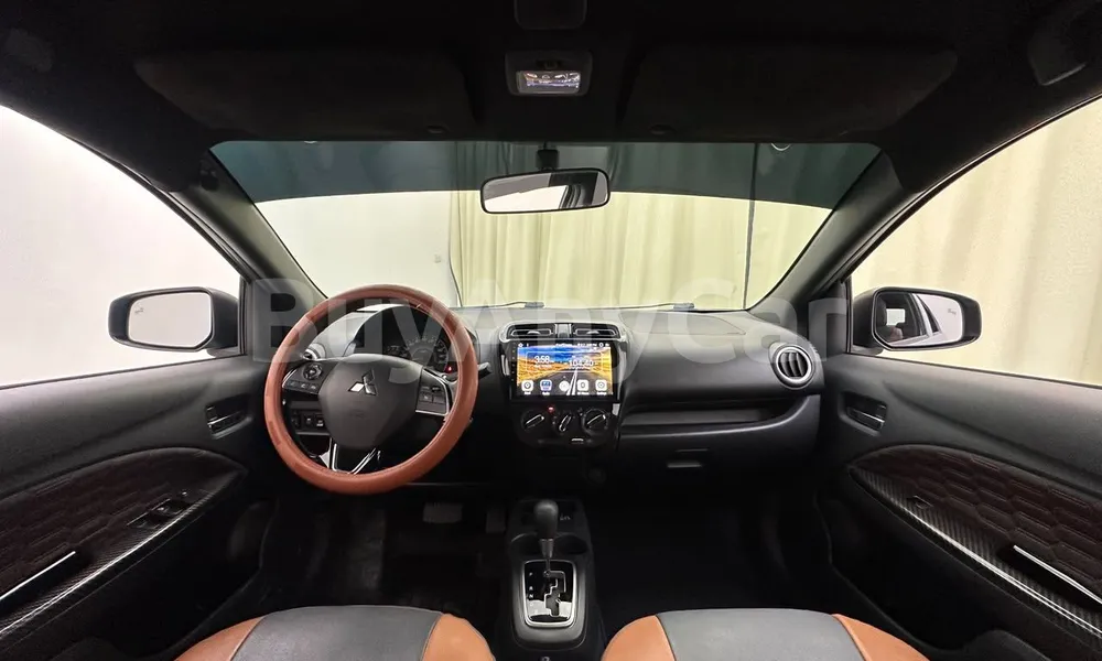Vehicle photo 6