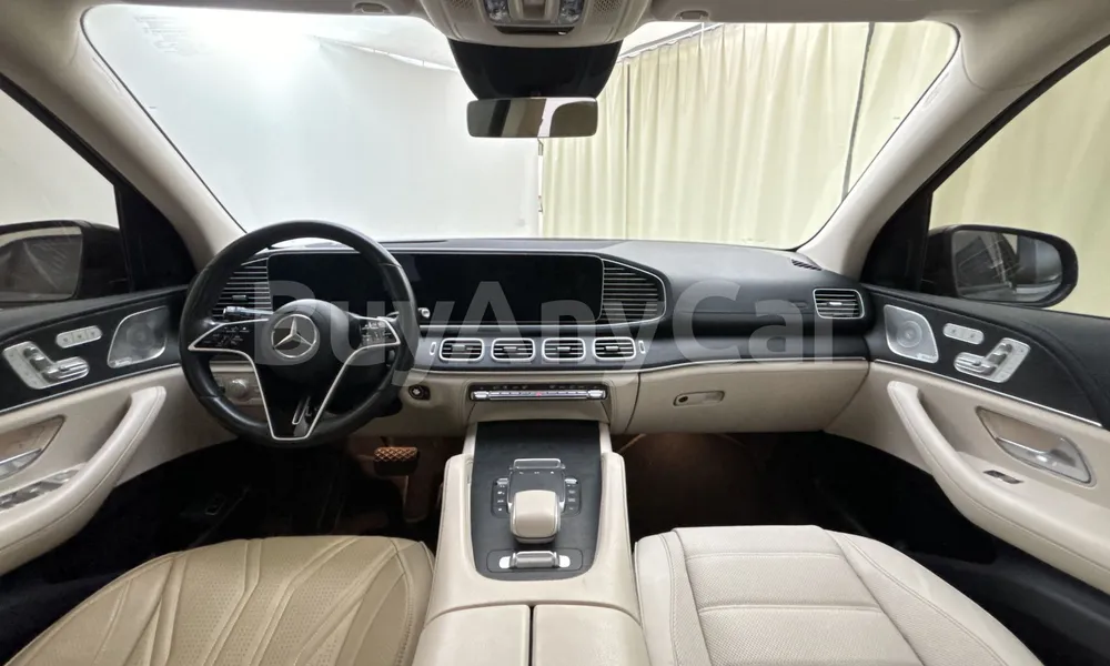 Vehicle photo 9
