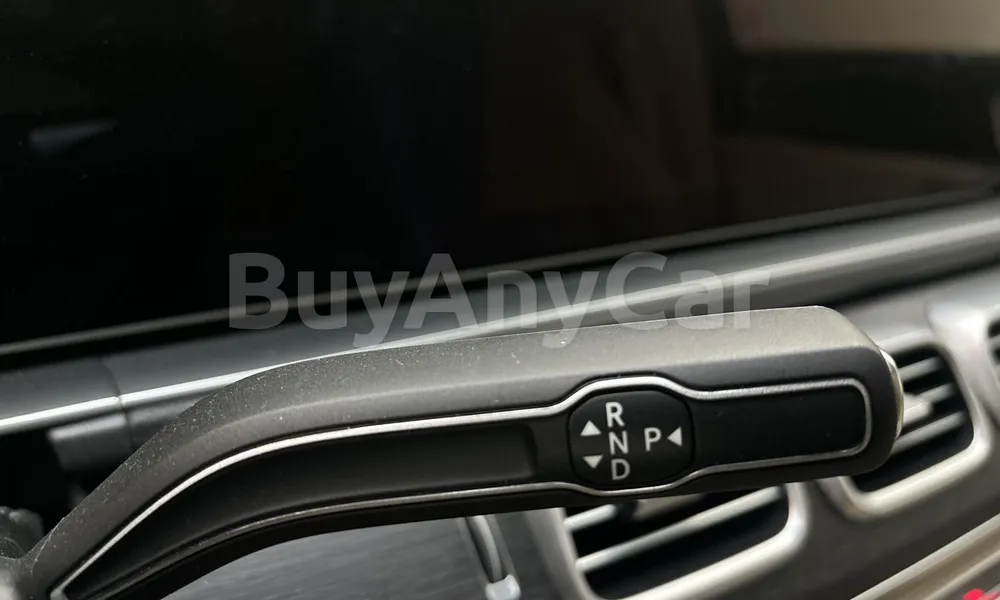 Vehicle photo 11