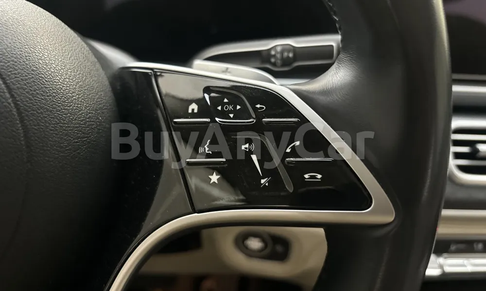 Vehicle photo 12