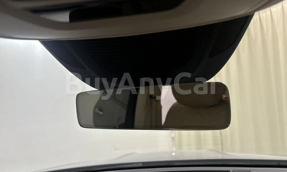 Vehicle photo 14