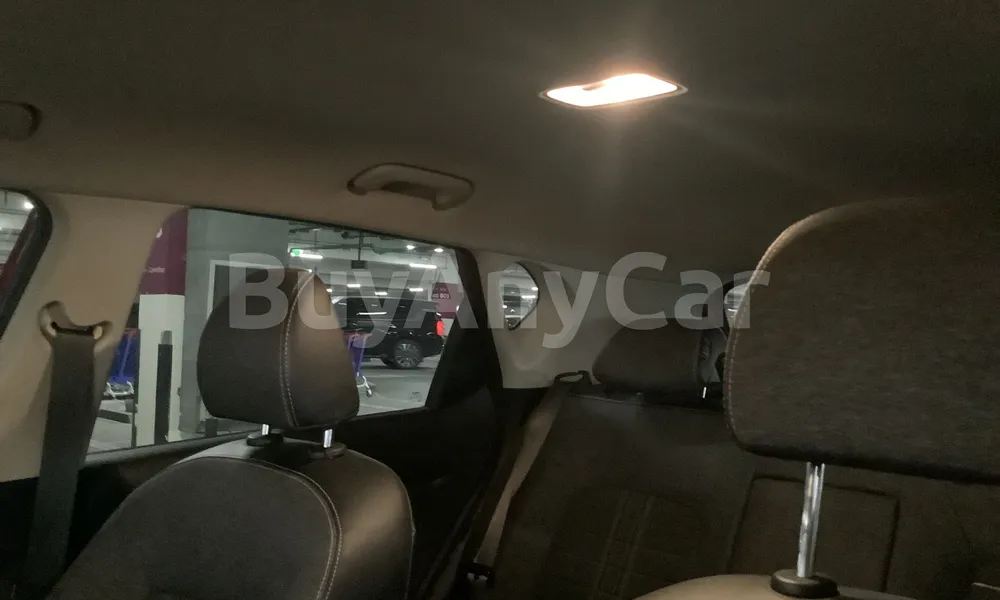 Vehicle photo 9