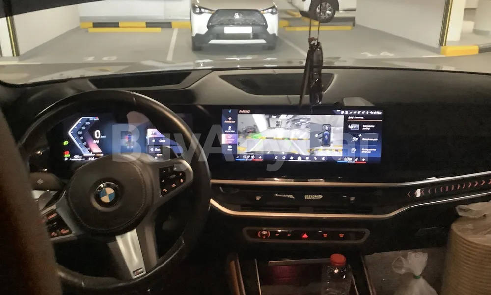 Vehicle photo 9