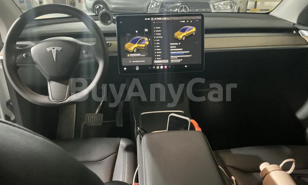Vehicle photo 8