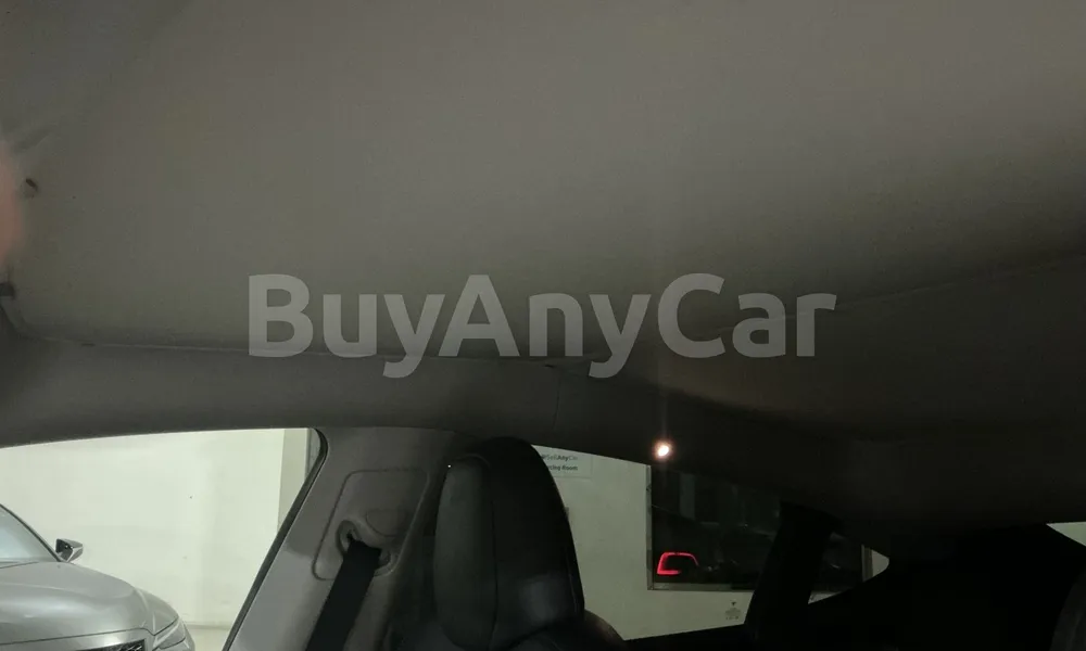 Vehicle photo 9