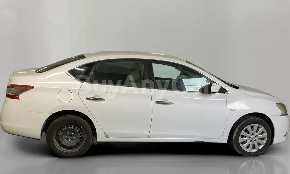 Vehicle photo 3