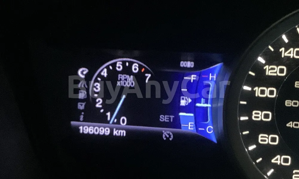 Vehicle photo 6