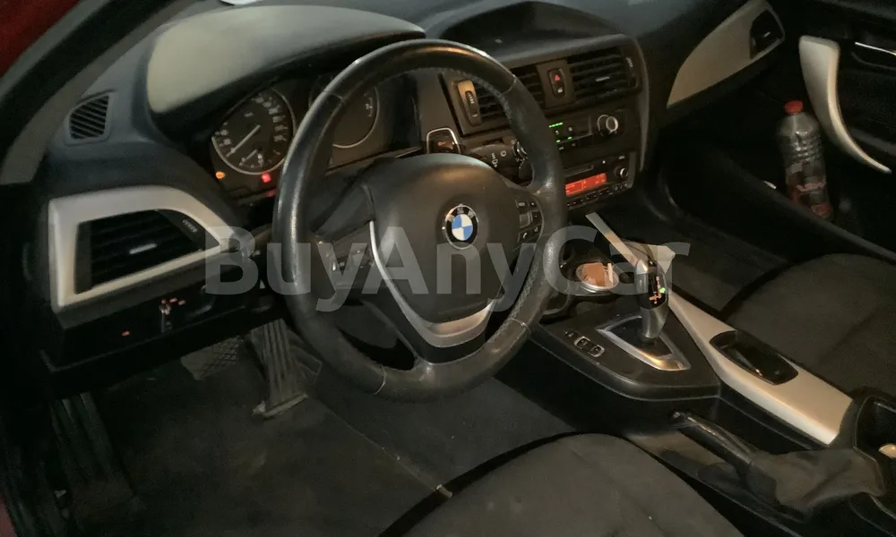 Vehicle photo 9