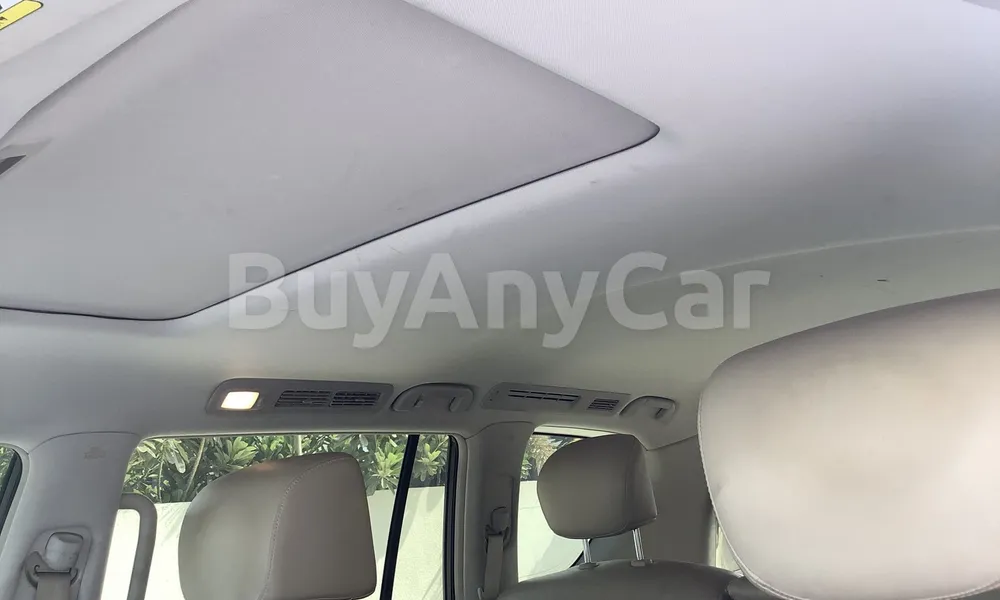 Vehicle photo 9