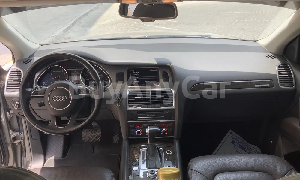 Vehicle photo 9
