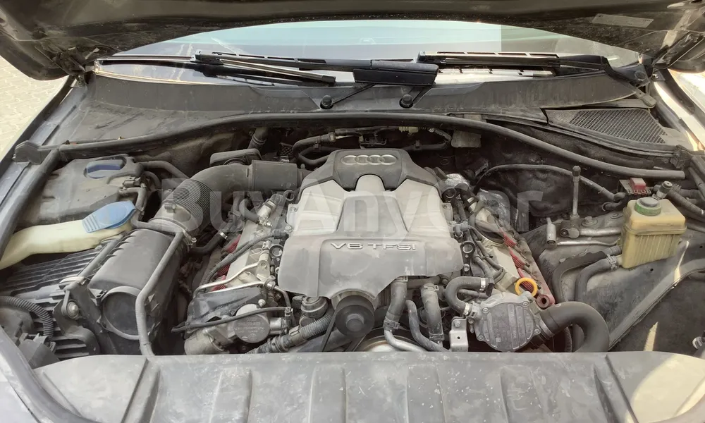 Vehicle photo 8