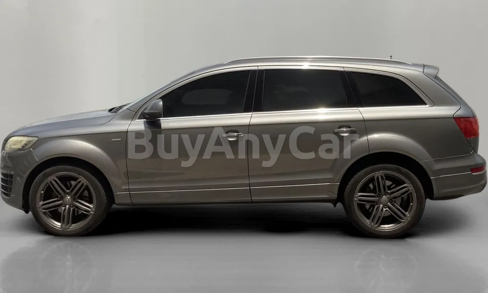 Vehicle photo 4