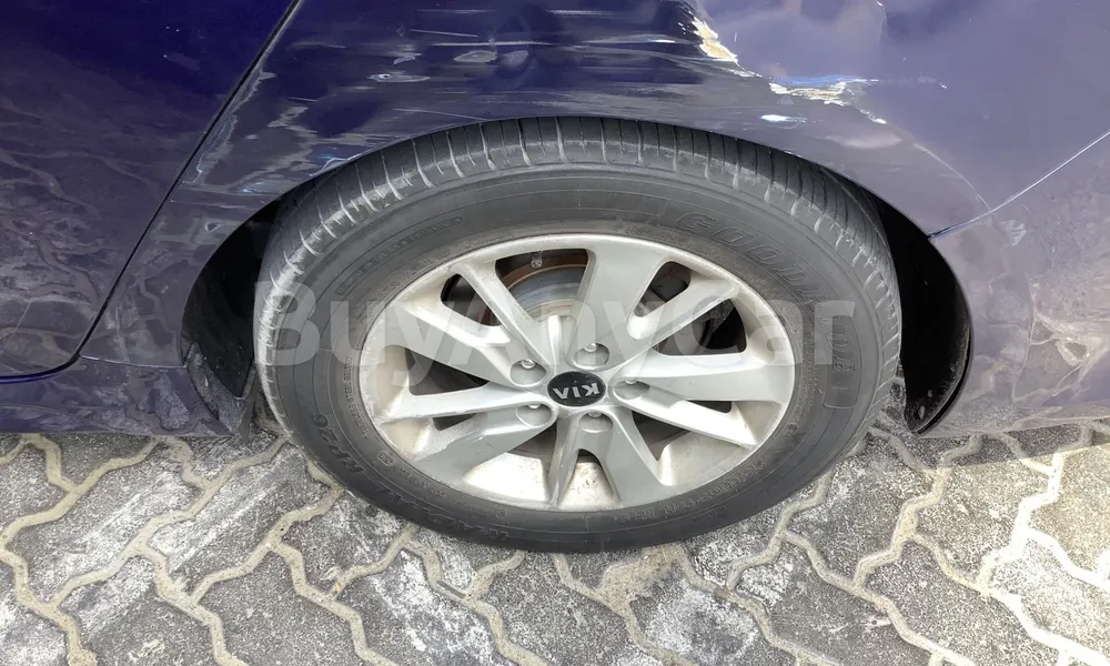 Vehicle photo 4
