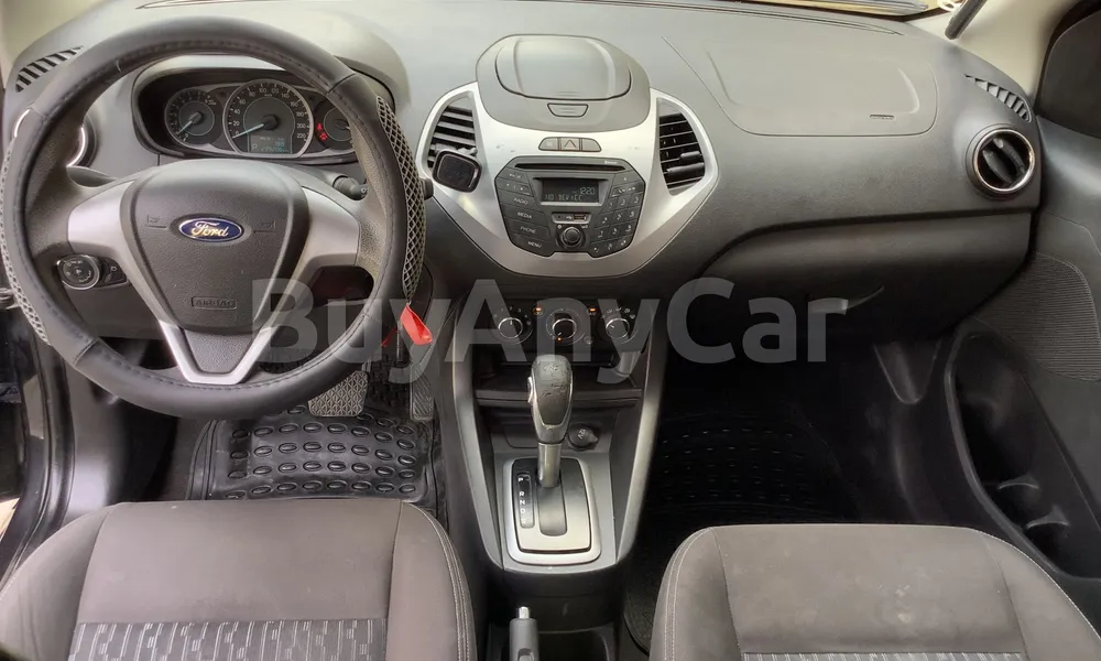 Vehicle photo 7