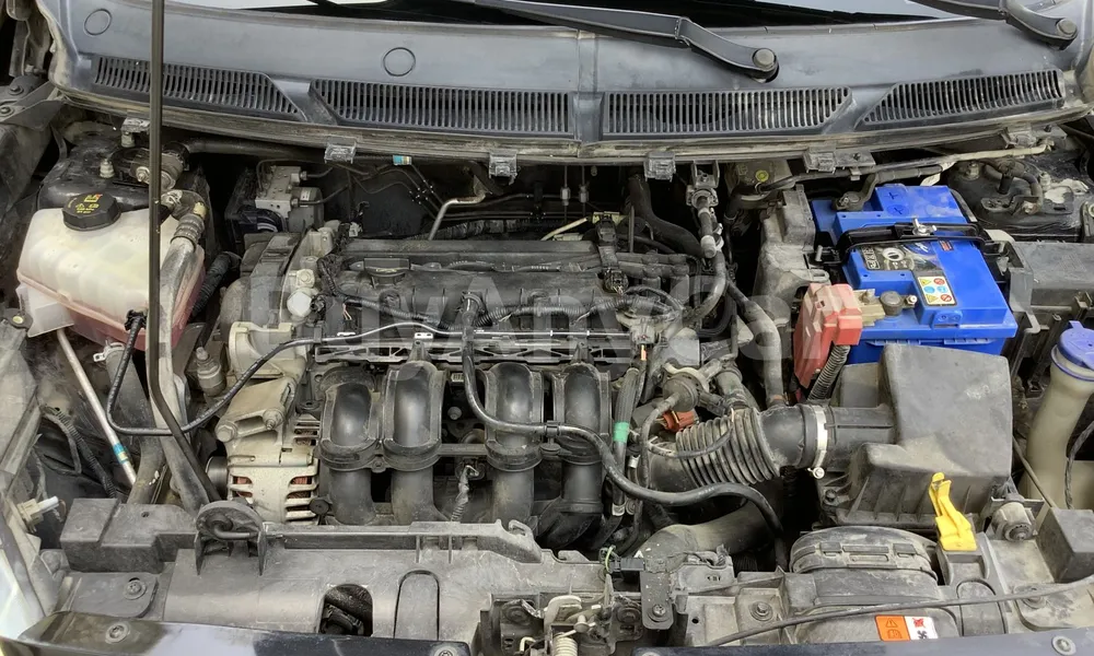 Vehicle photo 6