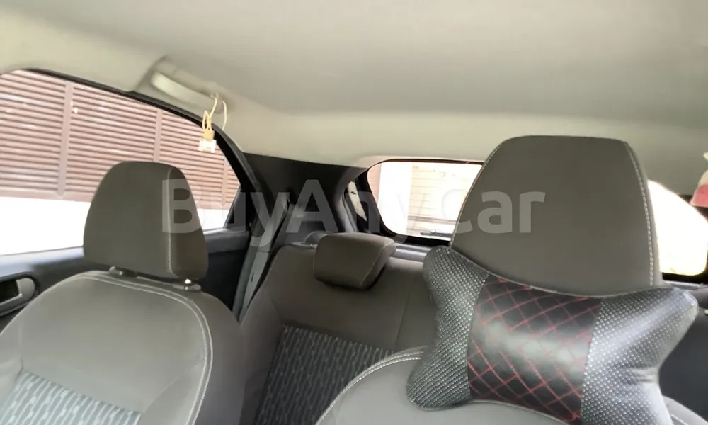 Vehicle photo 8