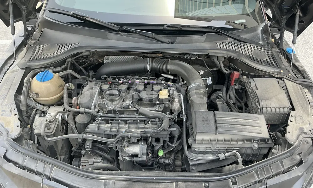 Vehicle photo 8