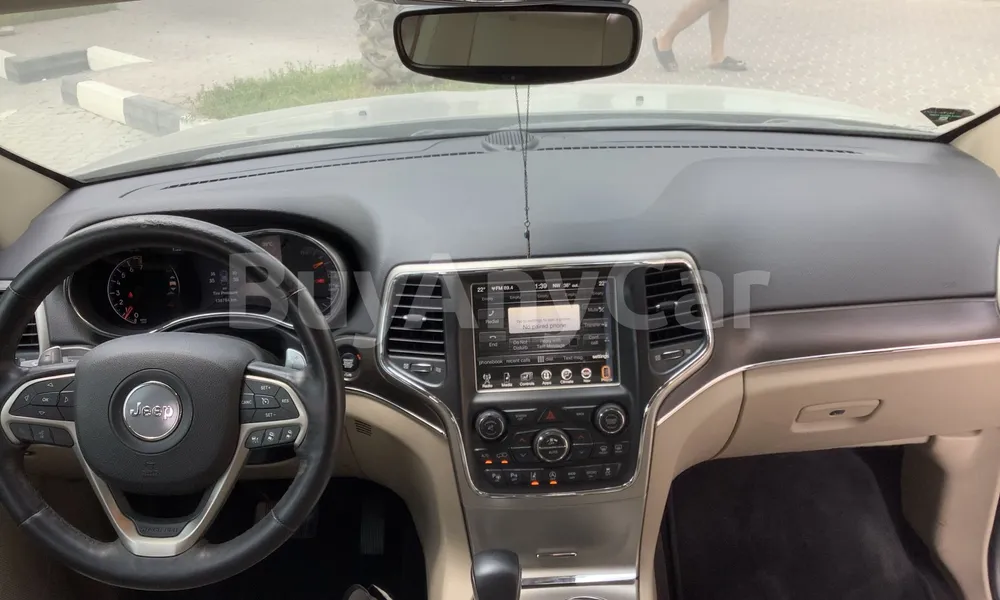 Vehicle photo 9
