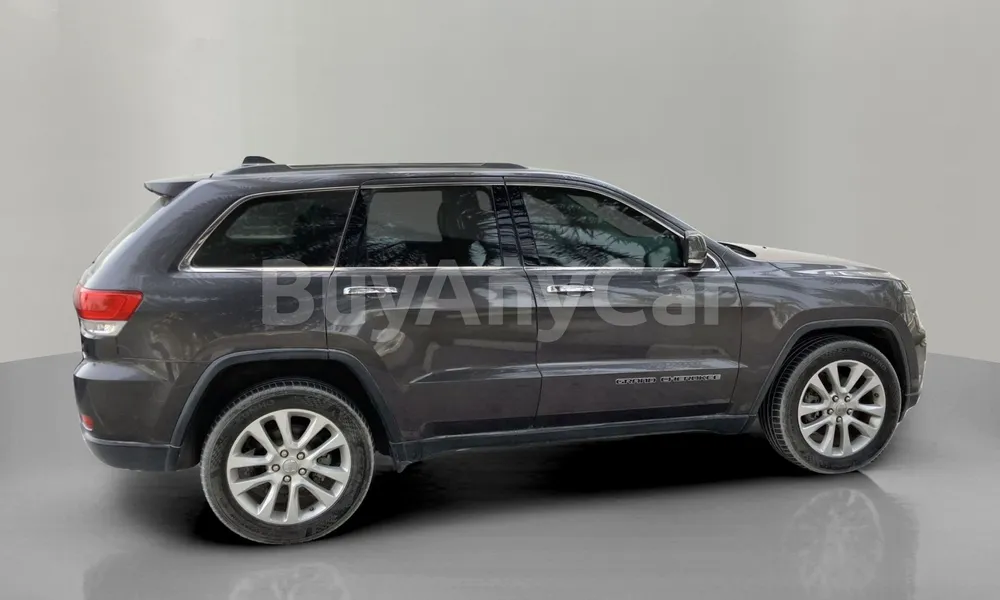 Vehicle photo 3