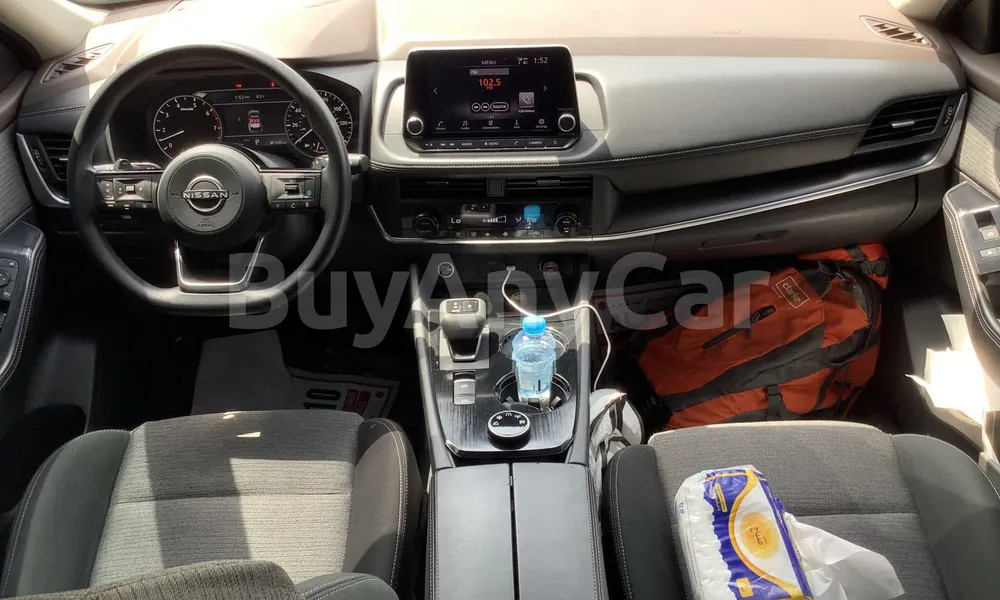Vehicle photo 9