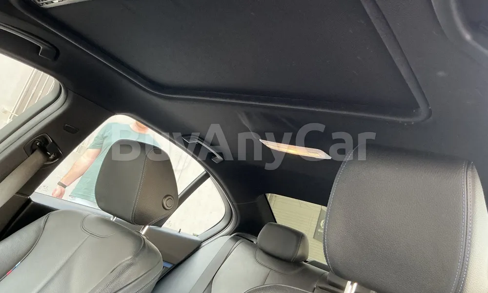 Vehicle photo 8