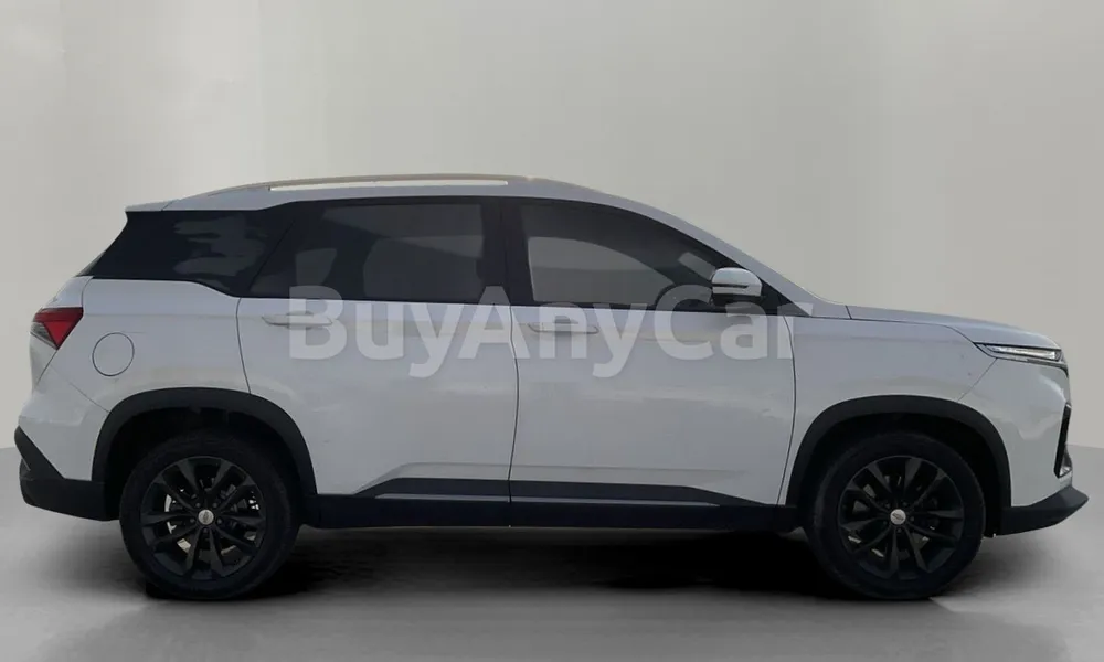 Vehicle photo 3