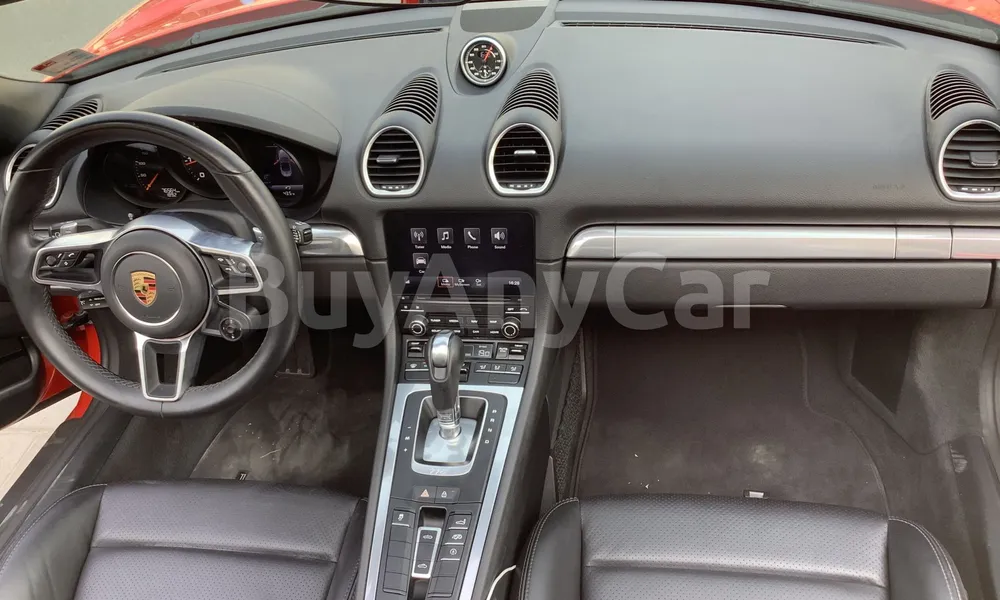 Vehicle photo 8