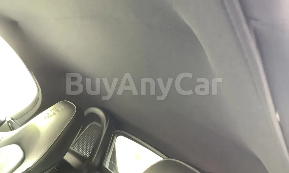 Vehicle photo 9