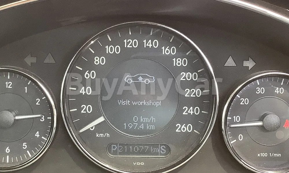 Vehicle photo 9