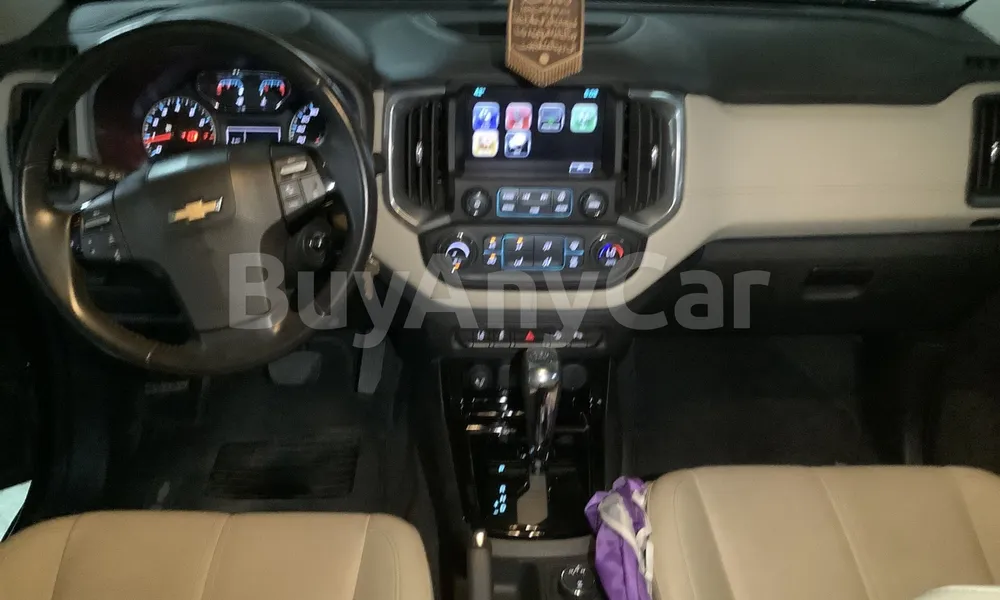 Vehicle photo 7
